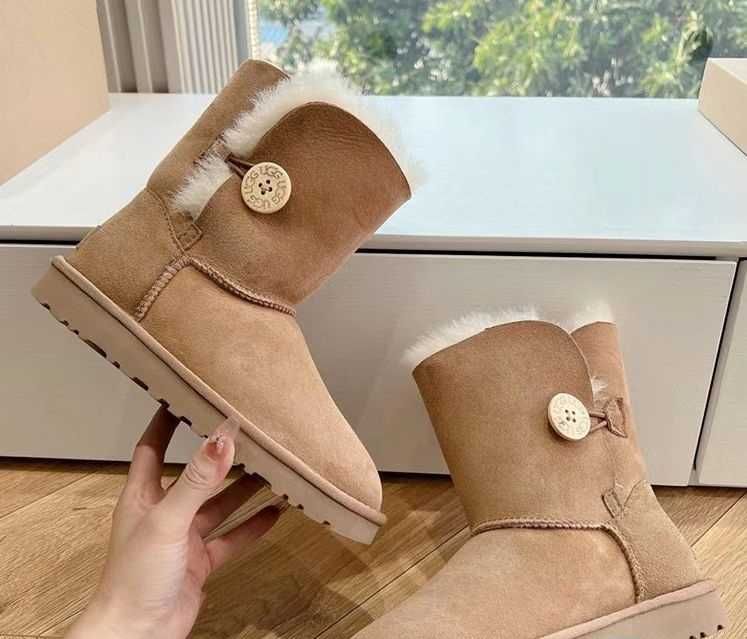 UGG Bailey Button II Chestnut R.40