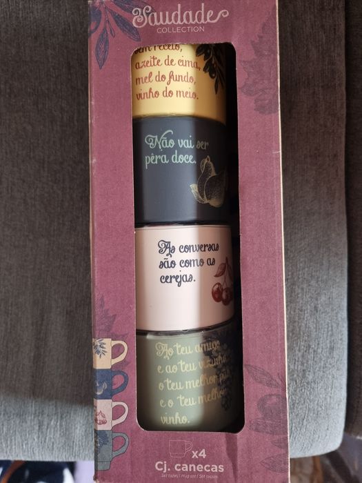 4 canecas com frases