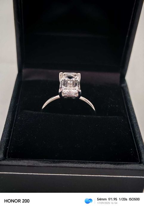 Anel - 14 K Ouro branco - 3.03ct. Diamante  - Esmeralda E-VVS2