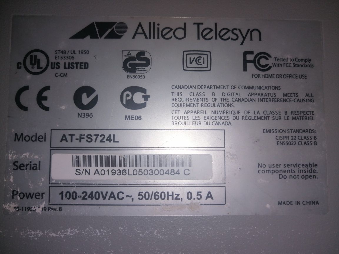 Продам Б/У Коммутатор неуправляемый Allied Telesis AT-FS724L 24 порта