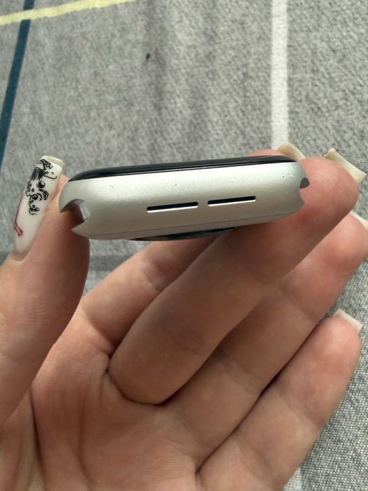 Продам apple watch se 40мм( 2 серія)