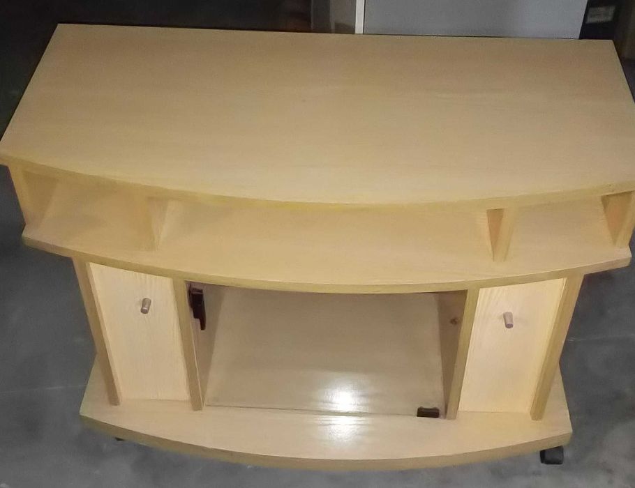 Stolik Rtv na telewizor