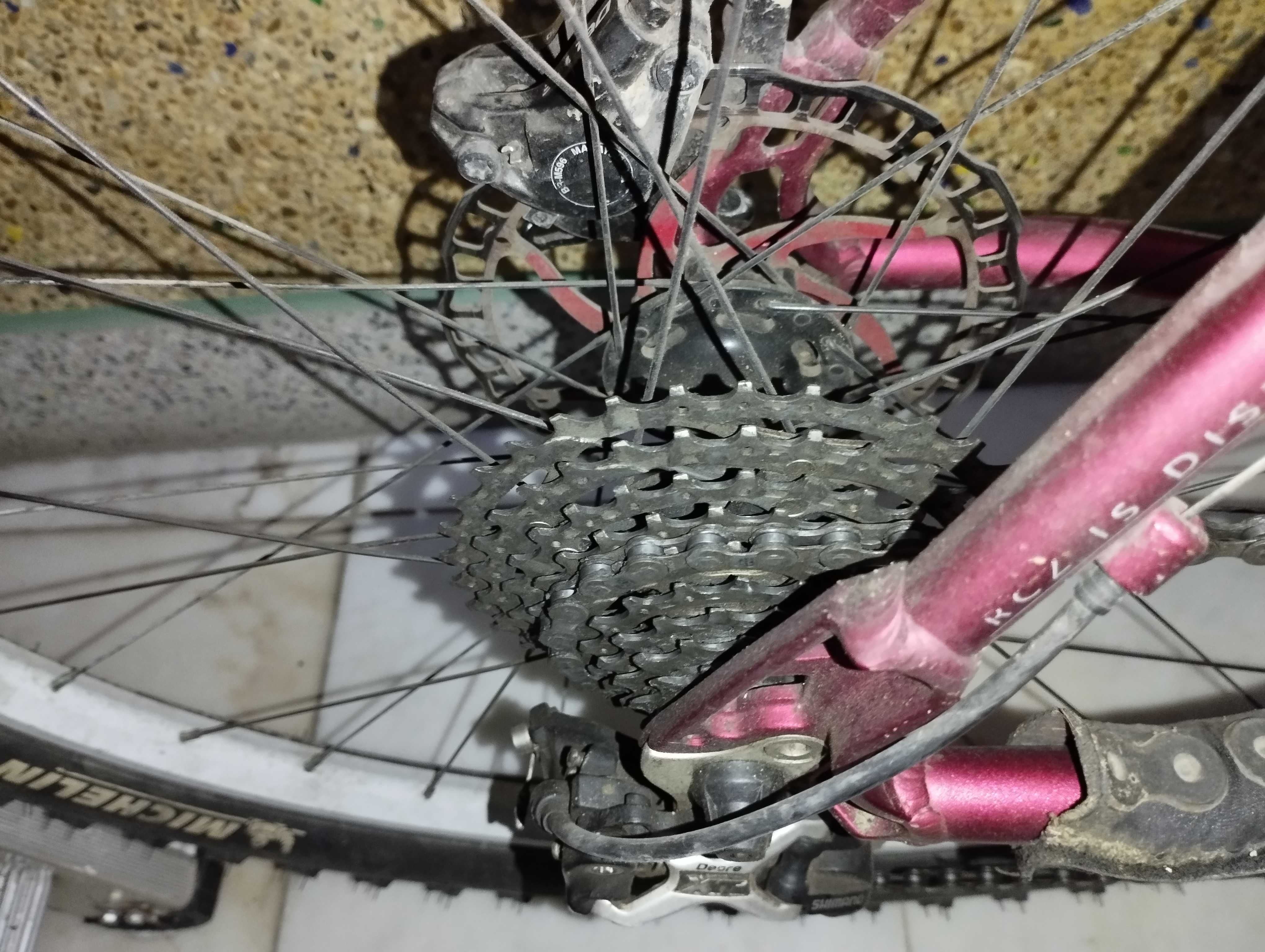 Bicicleta BTT, Full Shimano, Alumínio e Carbono/ Roda 28