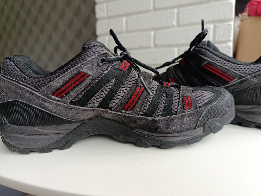 Кросовки трекинговые Salomon  44,5 р