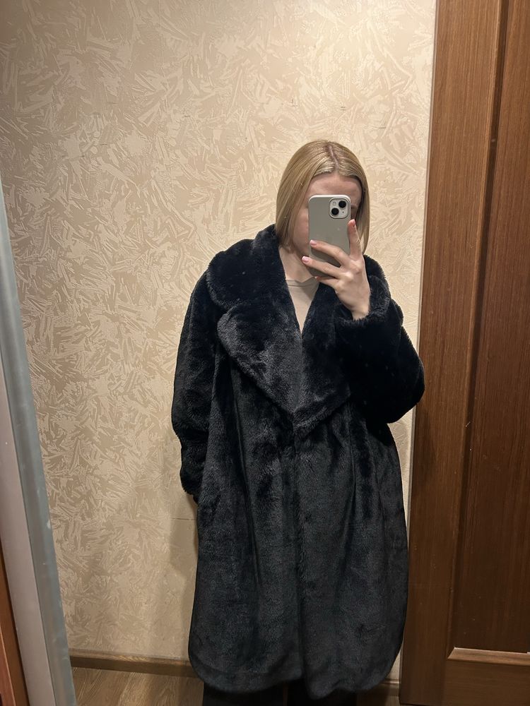 Продам шубу с искуственного меха Adrienne Landau