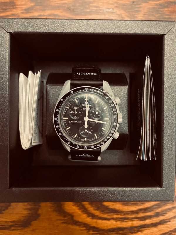 Omega x Swatch - MoonSwatch Mission To the Moon SO33M100