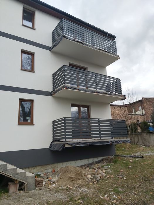 Balustrada poręcz balkonowa zewnętrzna