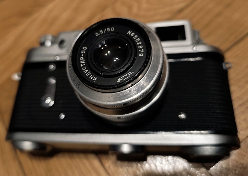 Zabytkowy aparat Zorki 4