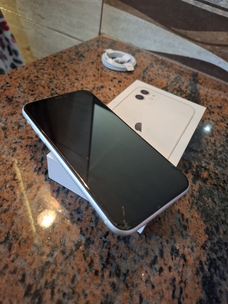 Sprzedam iPhone 11  64gb