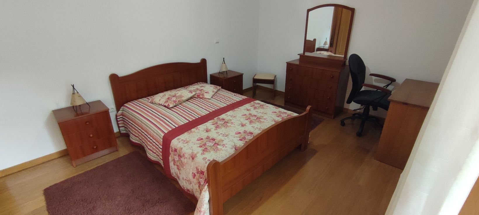 Mobília de quarto completo+ secretaria e cadeira