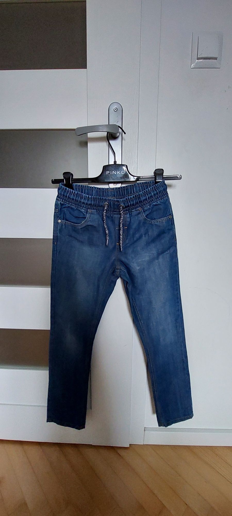 Spodnie jeansowe cienkie 134