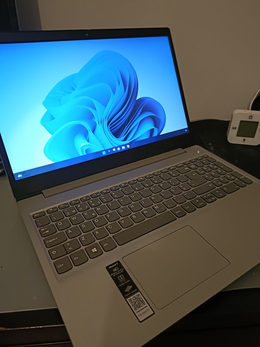 Lenovo ideapad 3 15ada015