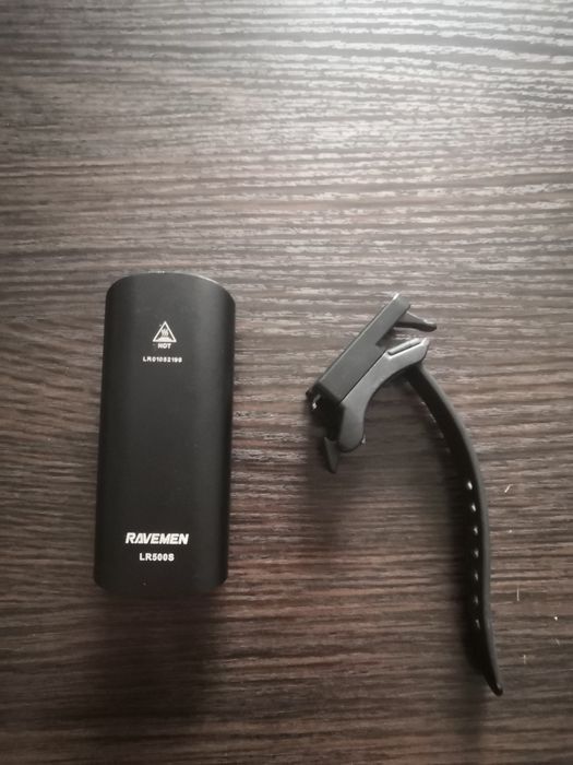 Продам велофару Ravemen lr500s