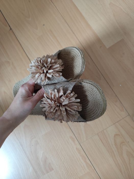 Buty kapcie damskie używane