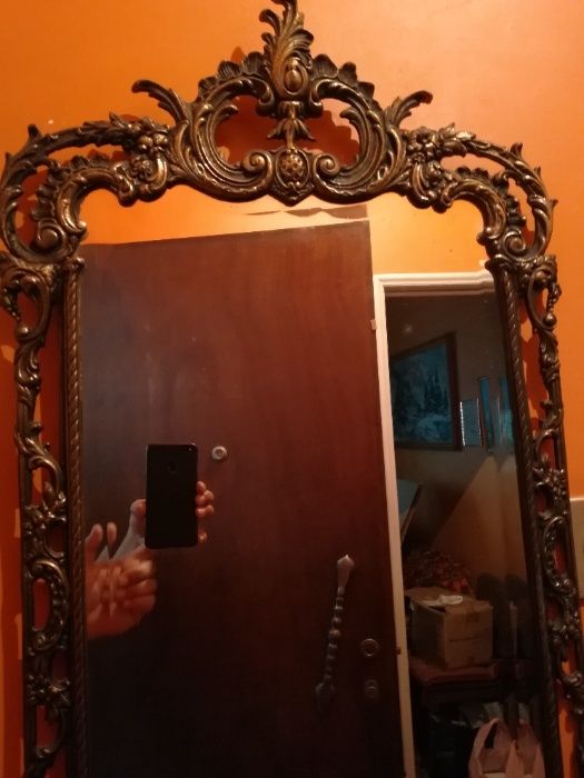 Credencia em ferro + Espelho. Bom Estado.