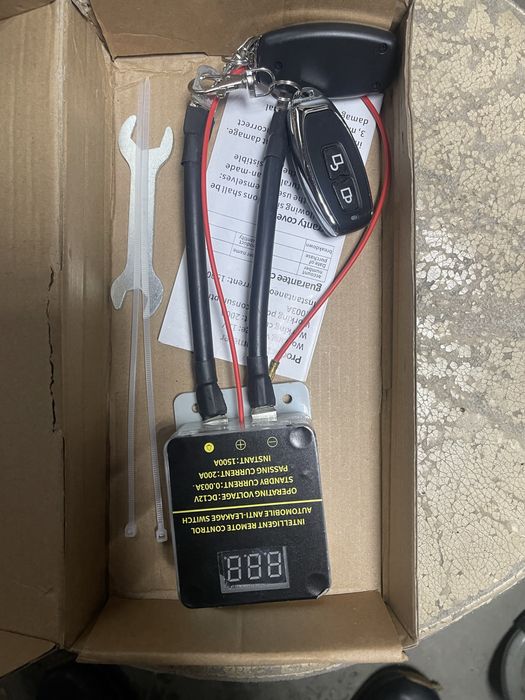 Перемикач відключення автомобільного акумулятора 12в на пульт дестанці