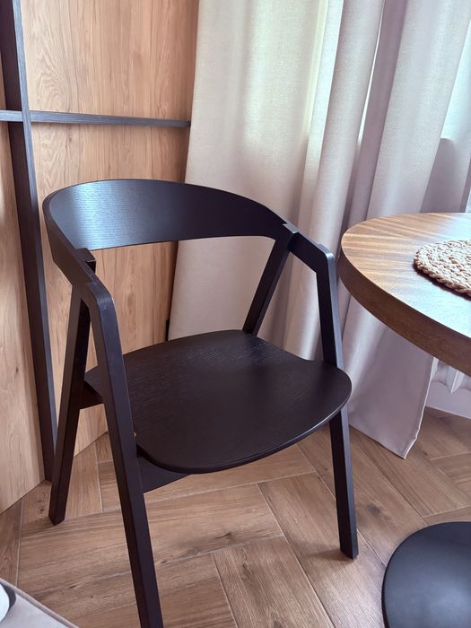 Krzesło drewniane FUTURA czarne Mextra