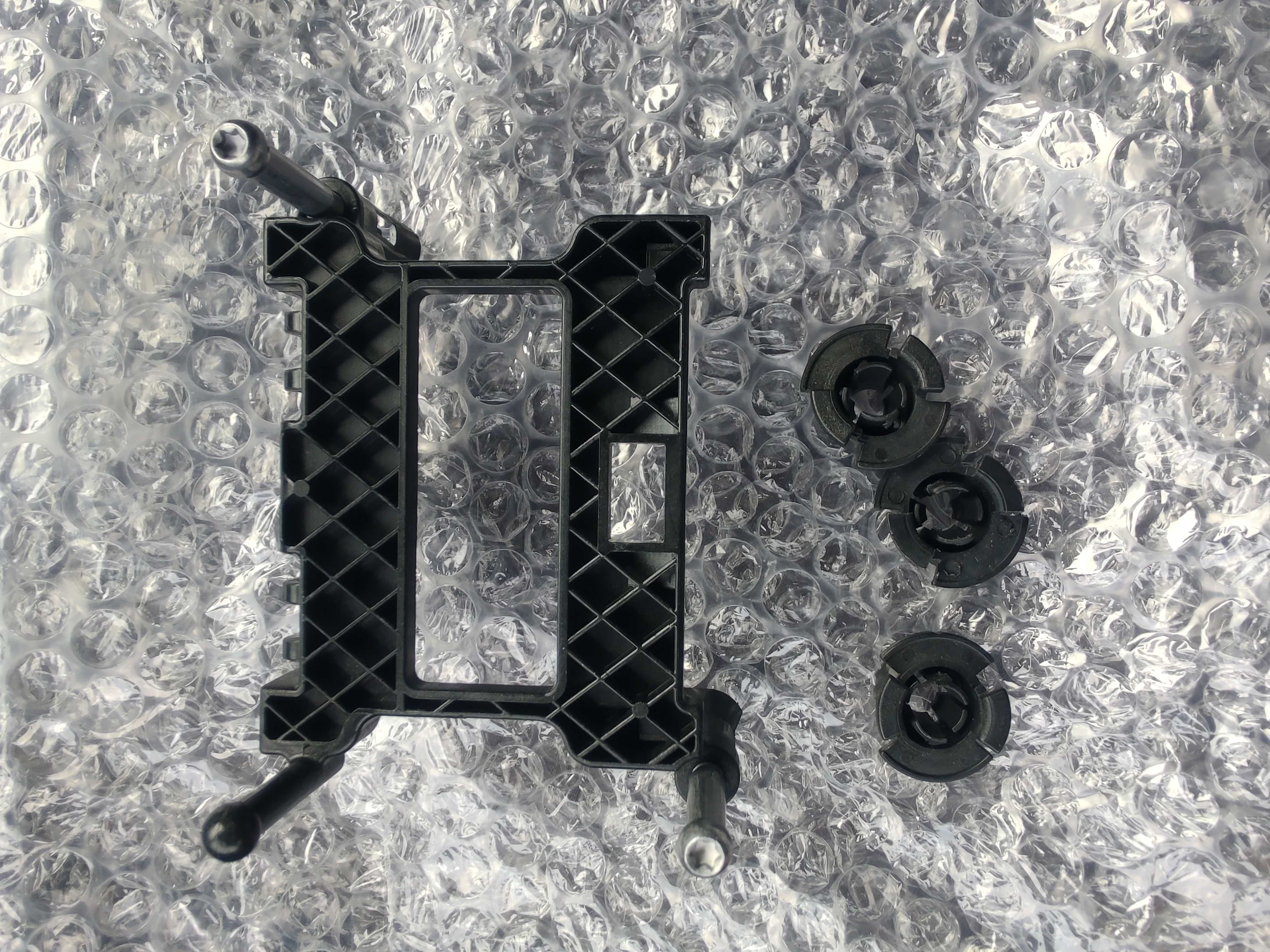 Кронштейн кріплення радар audi vw wv 5G0998561 5Q0907461 audi vw