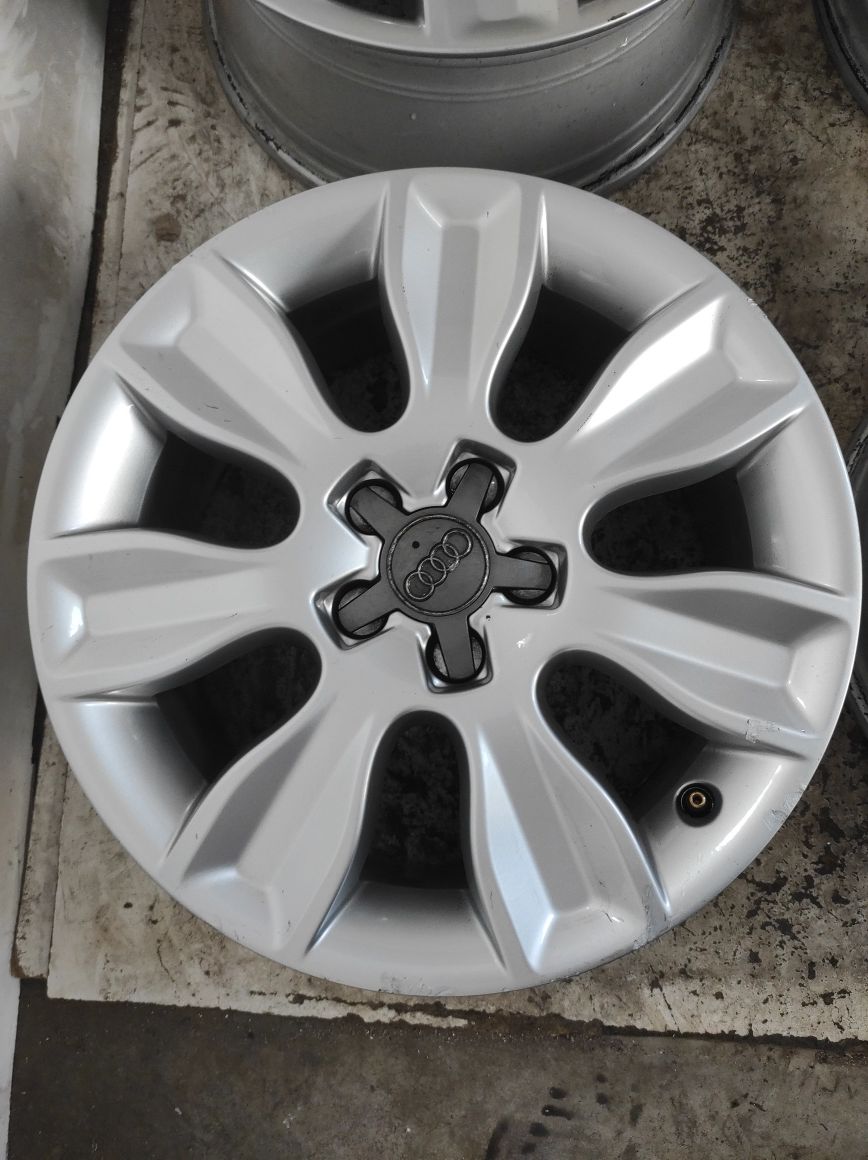 380 Felgi aluminiowe ORYGINAŁ AUDI VOLKSWAGEN R 16 5x112 otwór 57,1