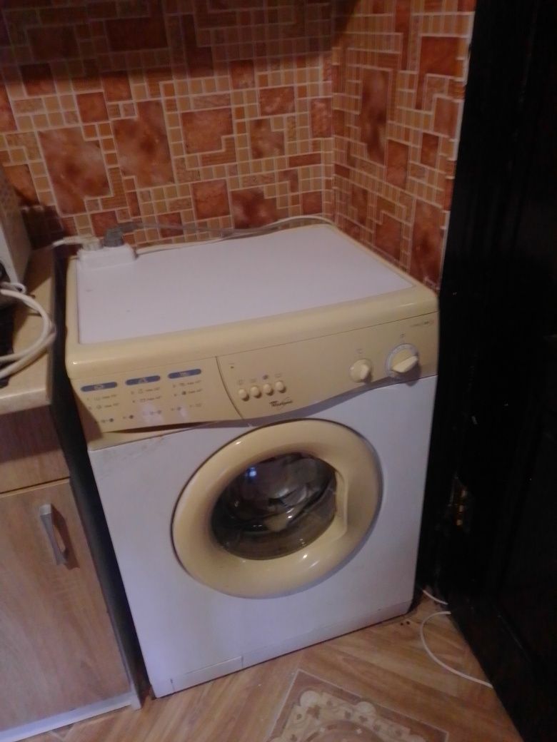Стиральная машина whirlpool на 5кг