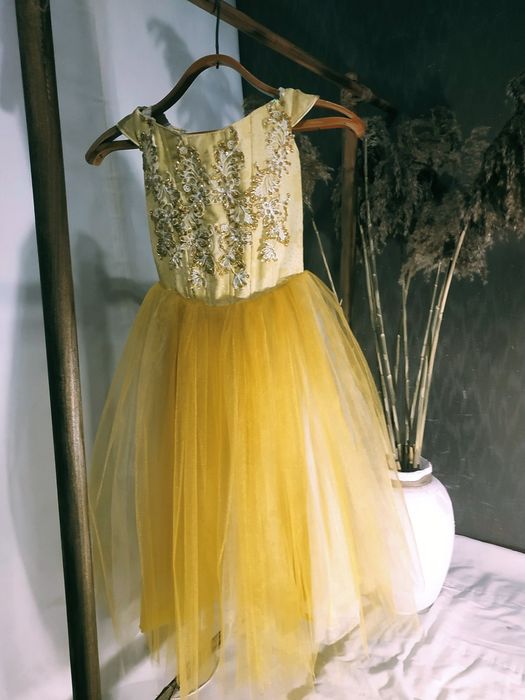 Платье на девочку 7-9 лет