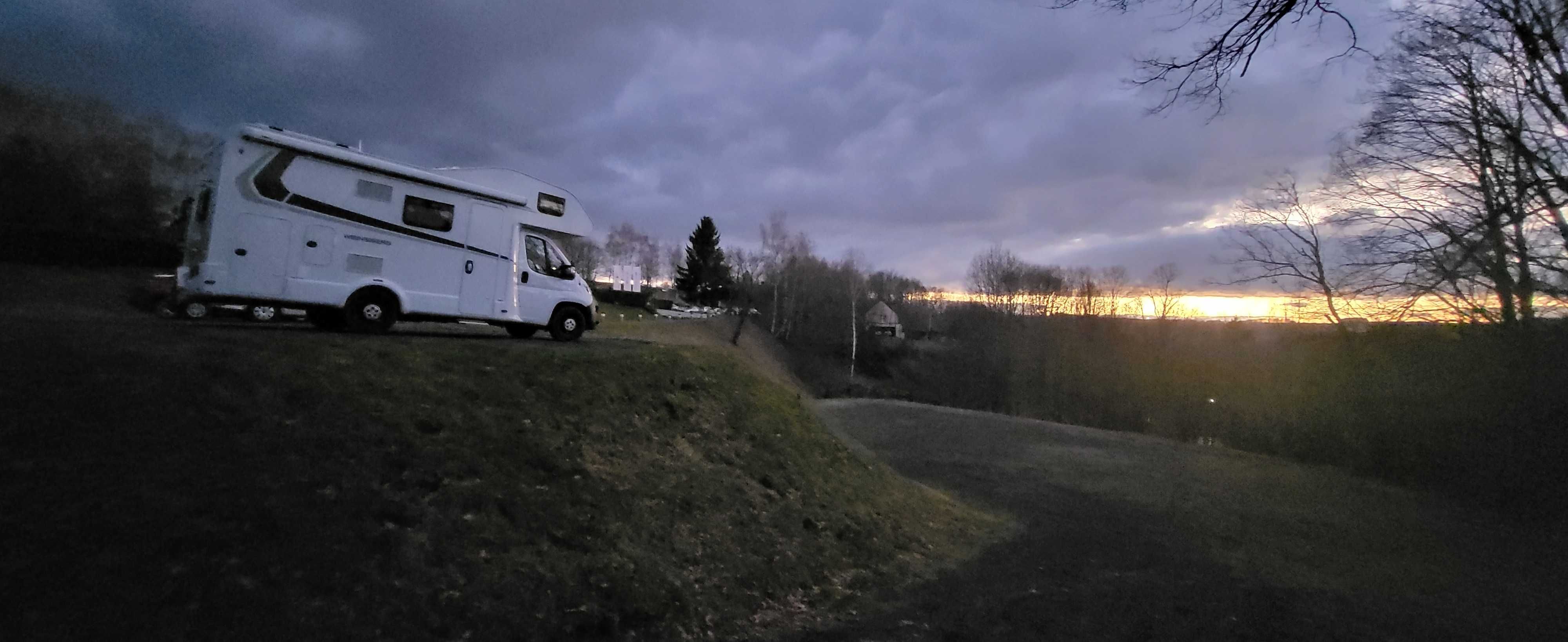 Wynajem wynajmę wypożyczę rodzinny kamper camper 6 osobowy całoroczny