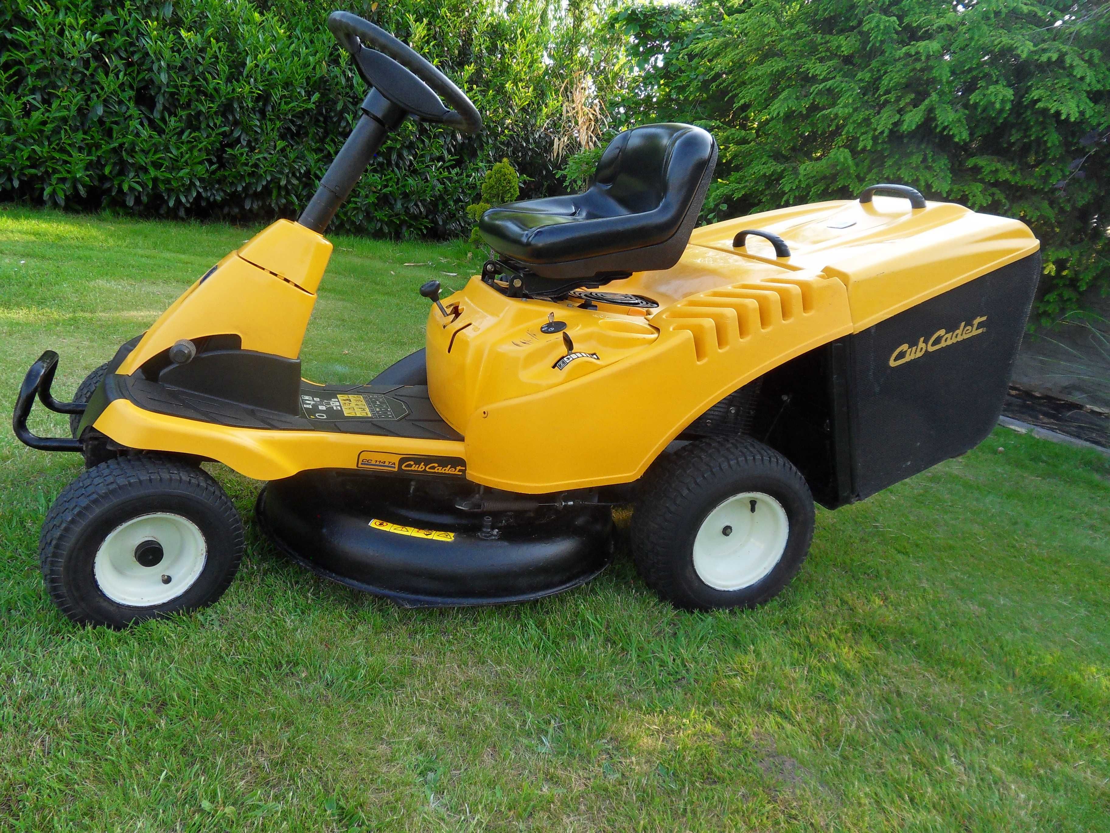 Traktorek ogrodowy Cub Cadet 10 km Manual pompa oleju