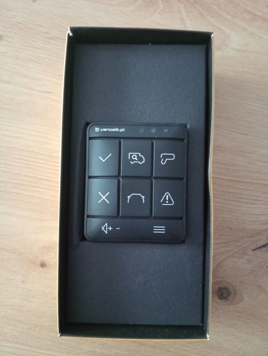 Yanosik XS + 2 lata abonament