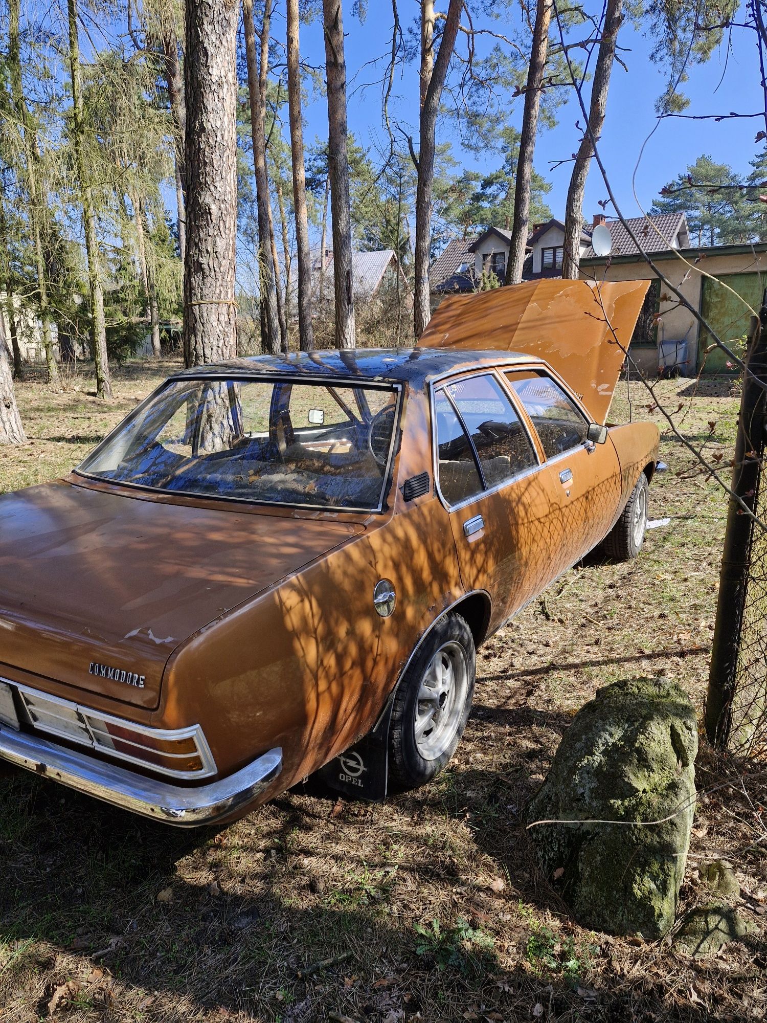 Opel commodore 2.5 sedan