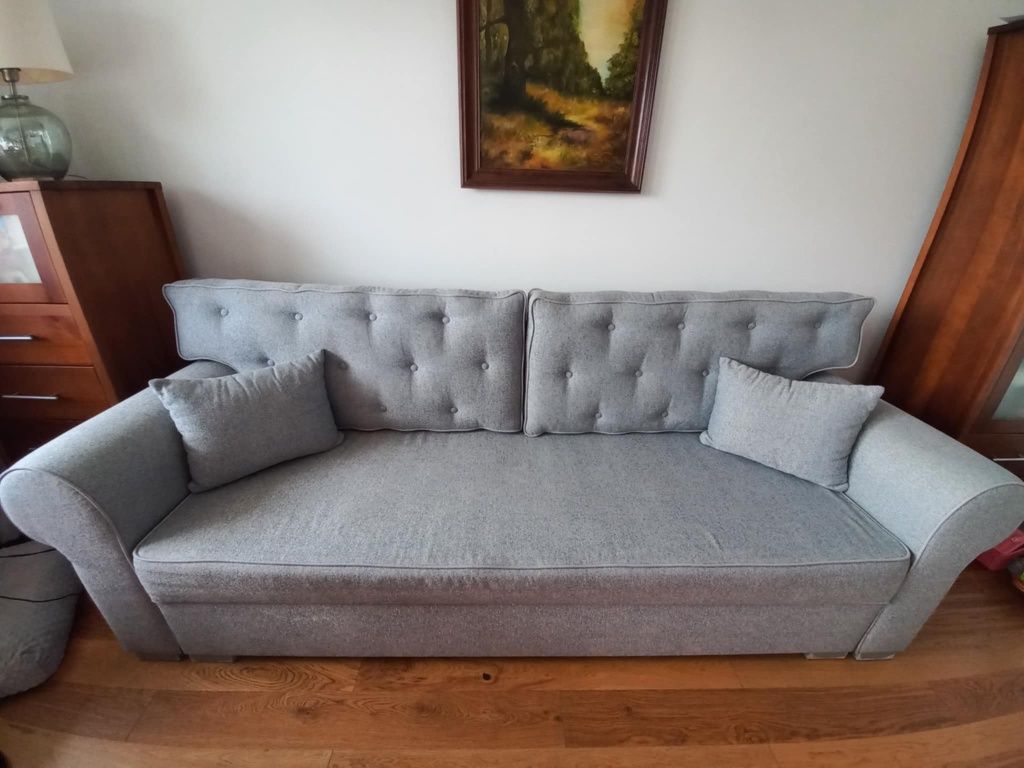 Sofa rozkładana z pojemnikiem na posciel