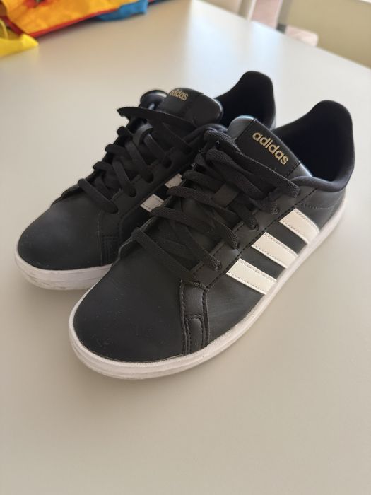 Tenis e sandalias como novos