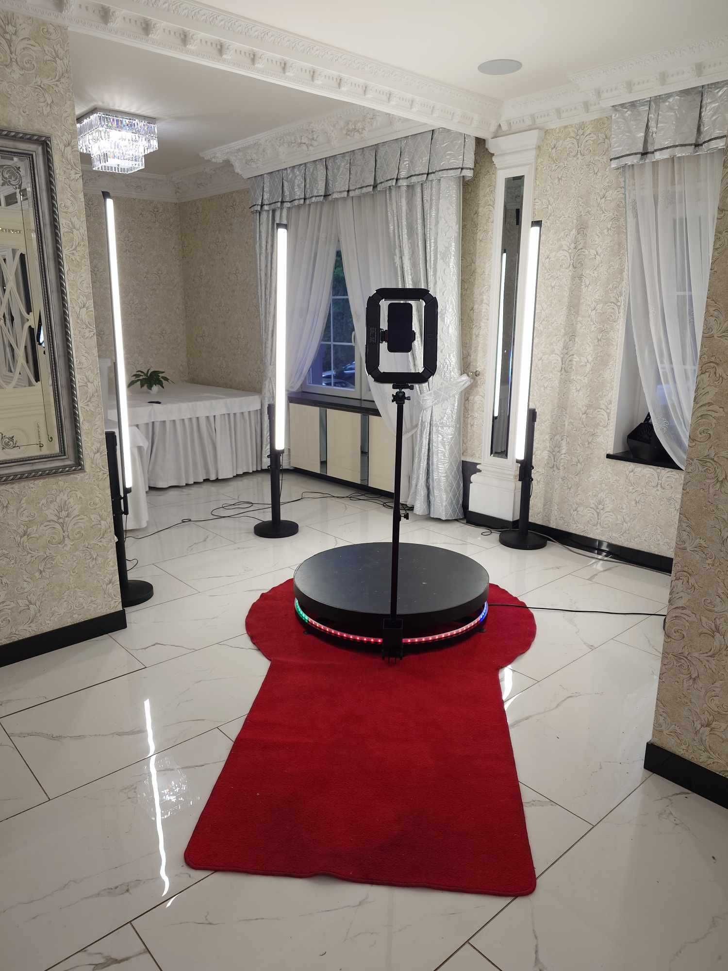 Fotobudka 360 z obsługą na imprezy już od 250 zł/h! OSTATNIE TERMINY!