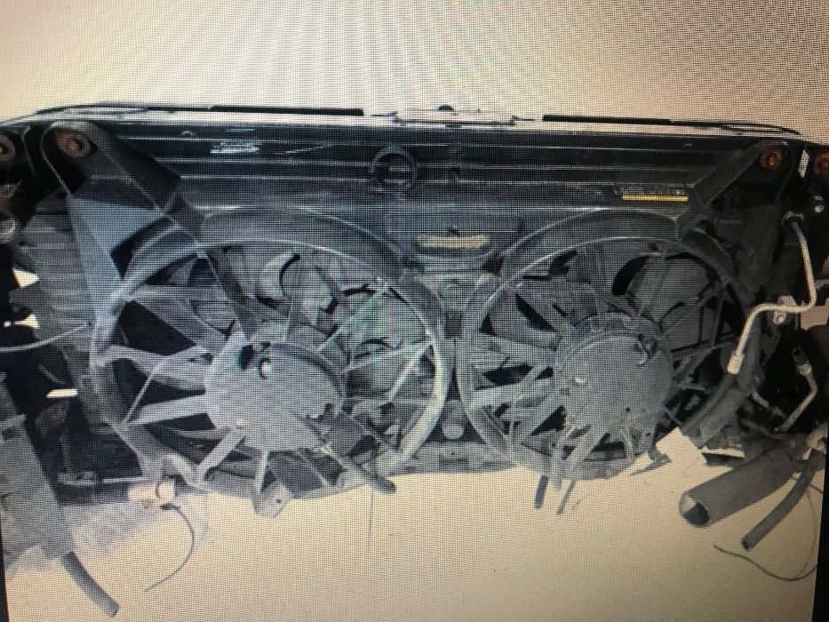 Cadillac Escallade  GMC chlodnice, pas przedni,Komplet