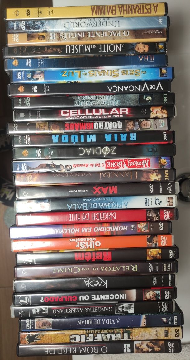 Lote de 110 filmes em DVD como novos