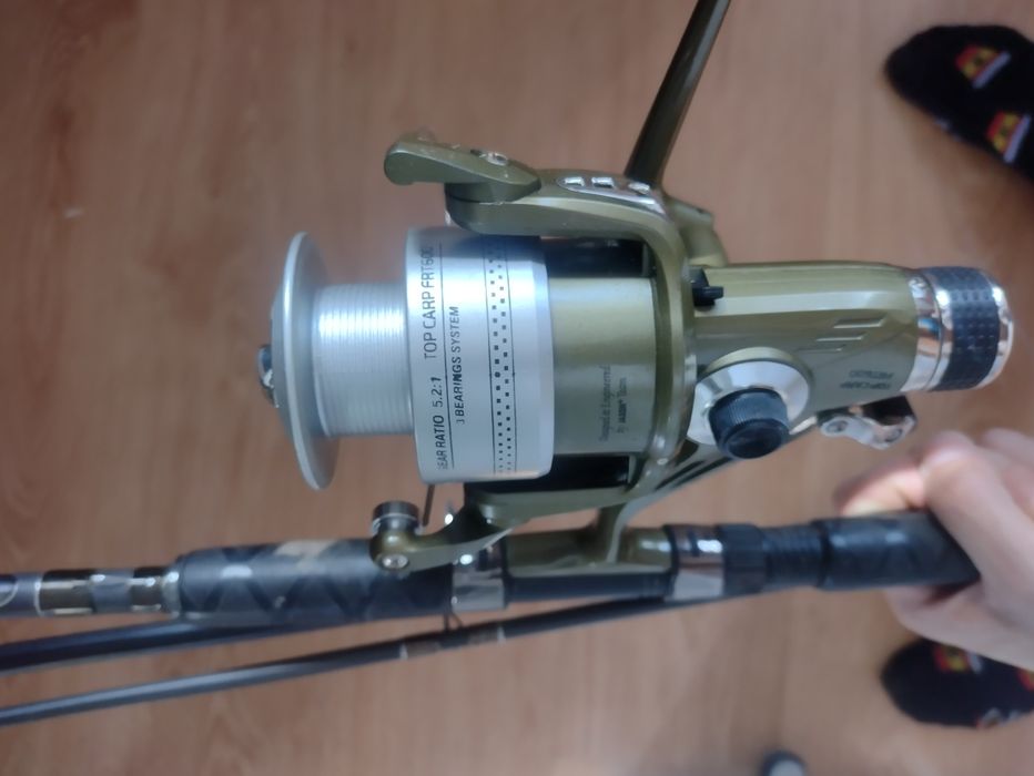 Kołowrotek okuma 8 000 z wędkami