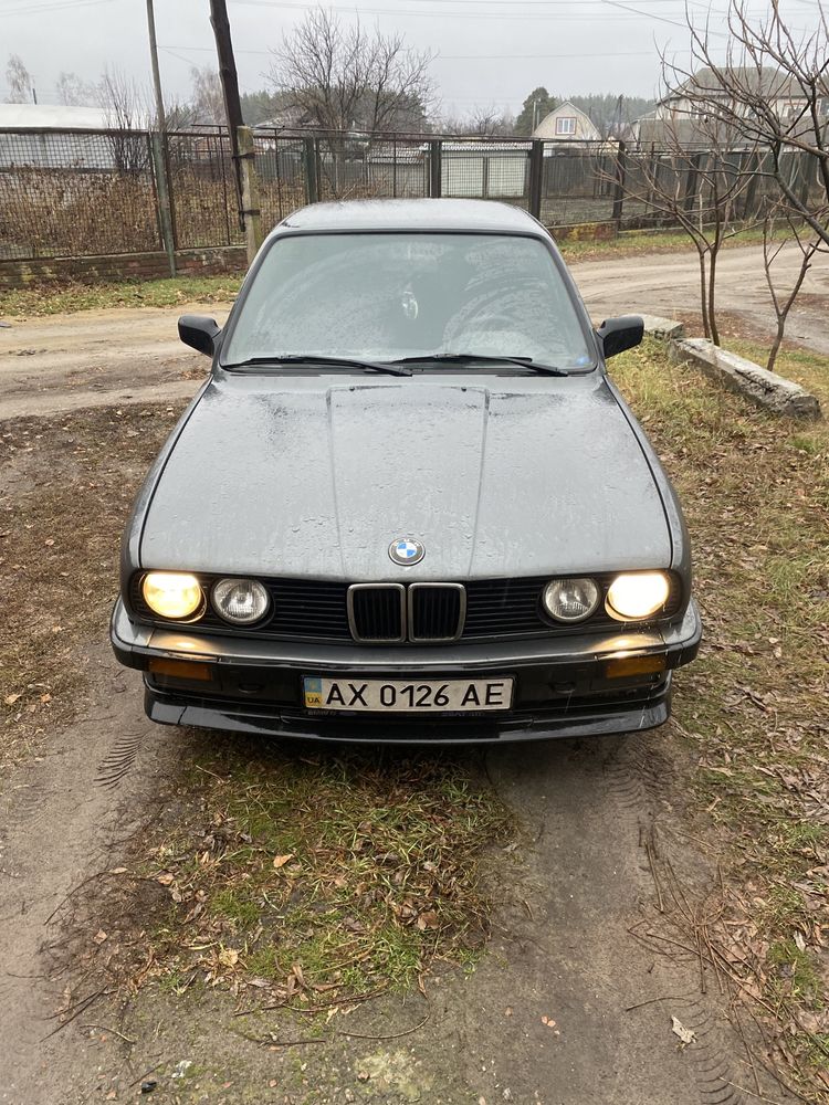 BMWe30купе в достойном состоянии