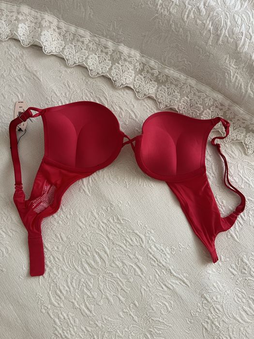 Бюстгалтер красный Victorias Secret