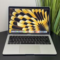 MacBook Air 2019	Silver	i5 1.6ghz	8/256	$580\№1509