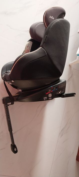 Cadeira auto 360° Joie com isofix como nova