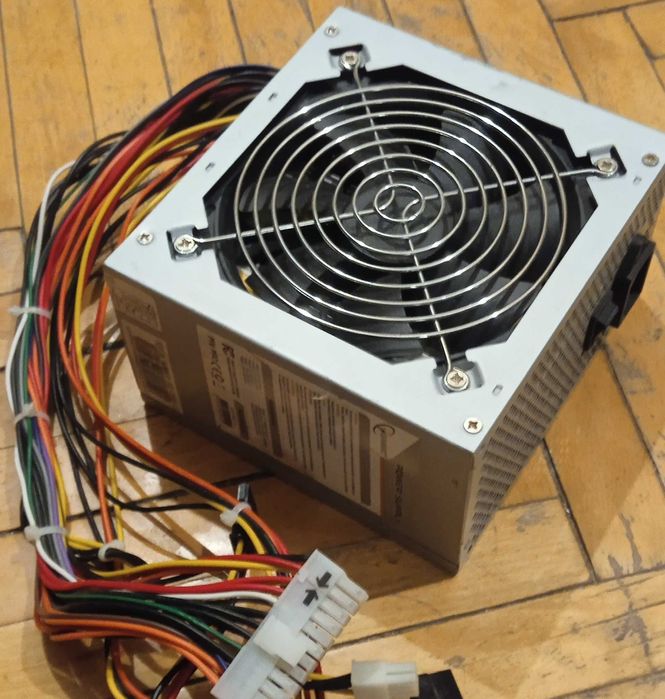 На ремонт чи демонтаж блок живлення 450 Вт Gembird