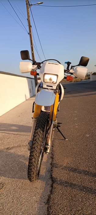 Suzuki Dr 650 se 
Ano 1997
Km 32650 reais 
Revisão feita,válvulas