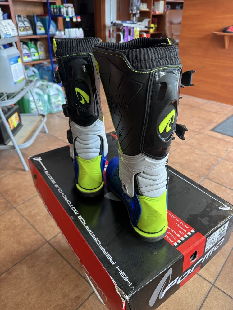 Zestaw na Crosa kask Buty Forma Buzer ochraniacze 100%