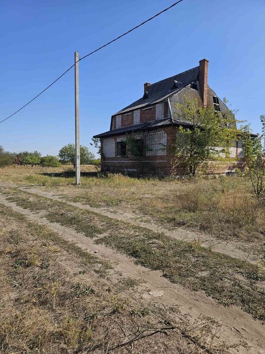 Продажа участка 61 сотка,под строительство,правильной формы,есть дом,