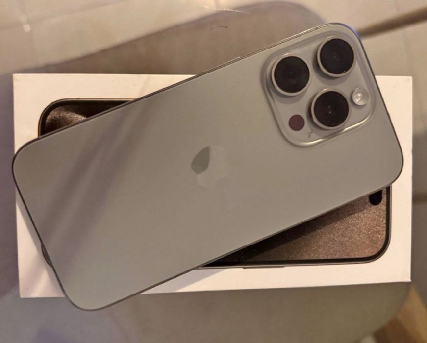 Iphone 15 pro ecran trocado