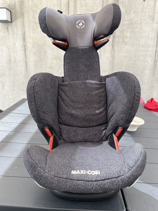 Cadeira Auto Maxi-Cosi RodiFix (grupo 2/3 - 15kg a 36kg)