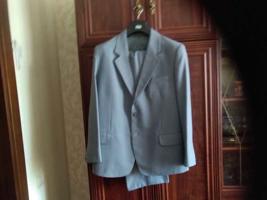Новий чоловічий костюм.52 розмір.