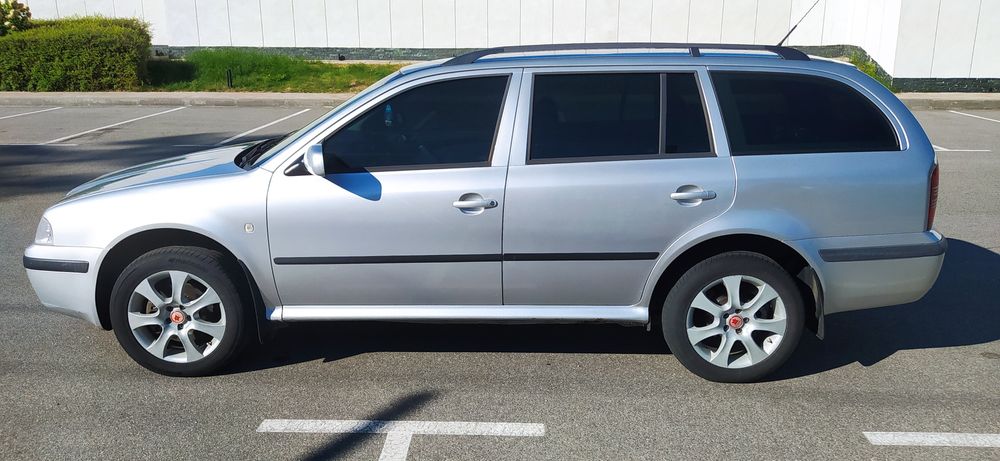 Шкода октавія тур 4х4 універсал 2006