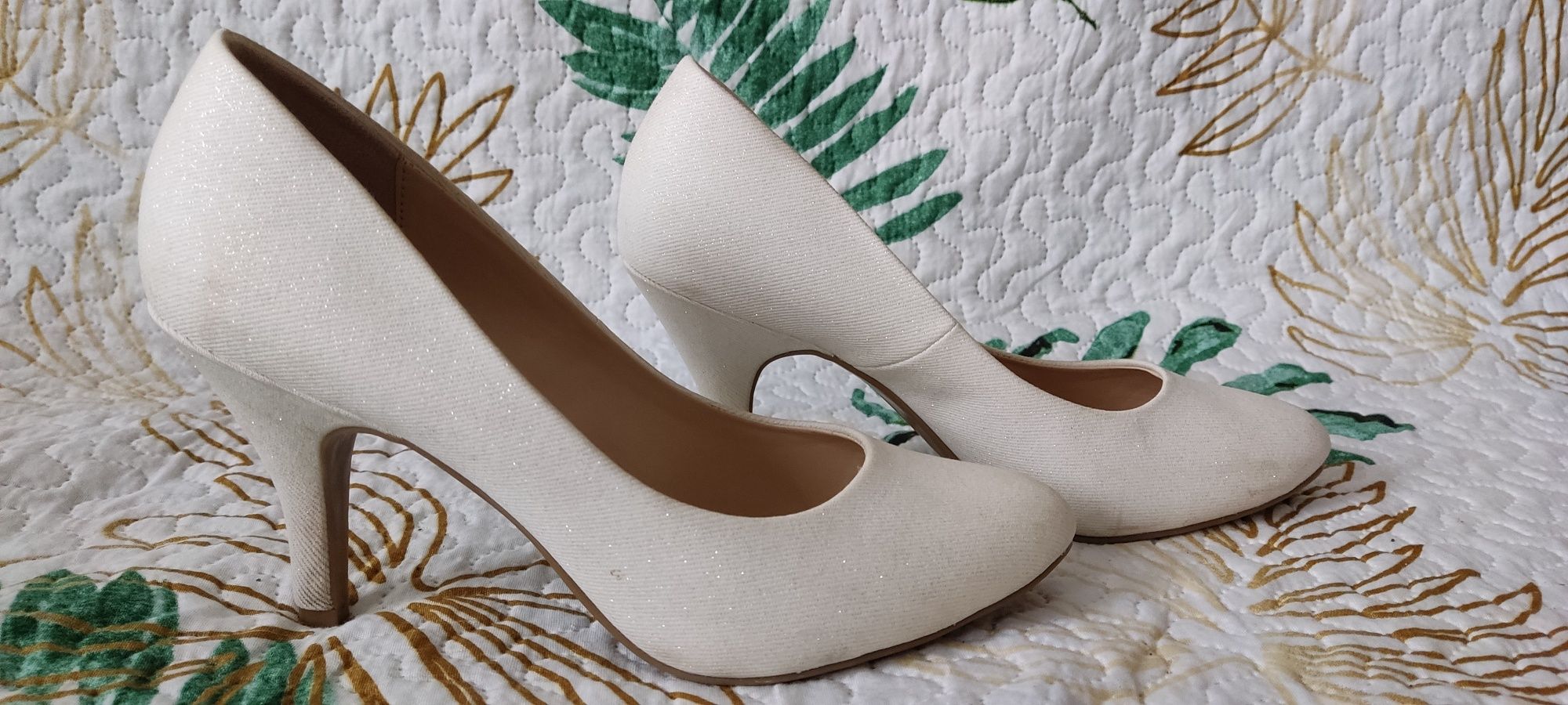 Buty szpilki eleganckie ecru 40 .Obcas-9cm.Deichmann