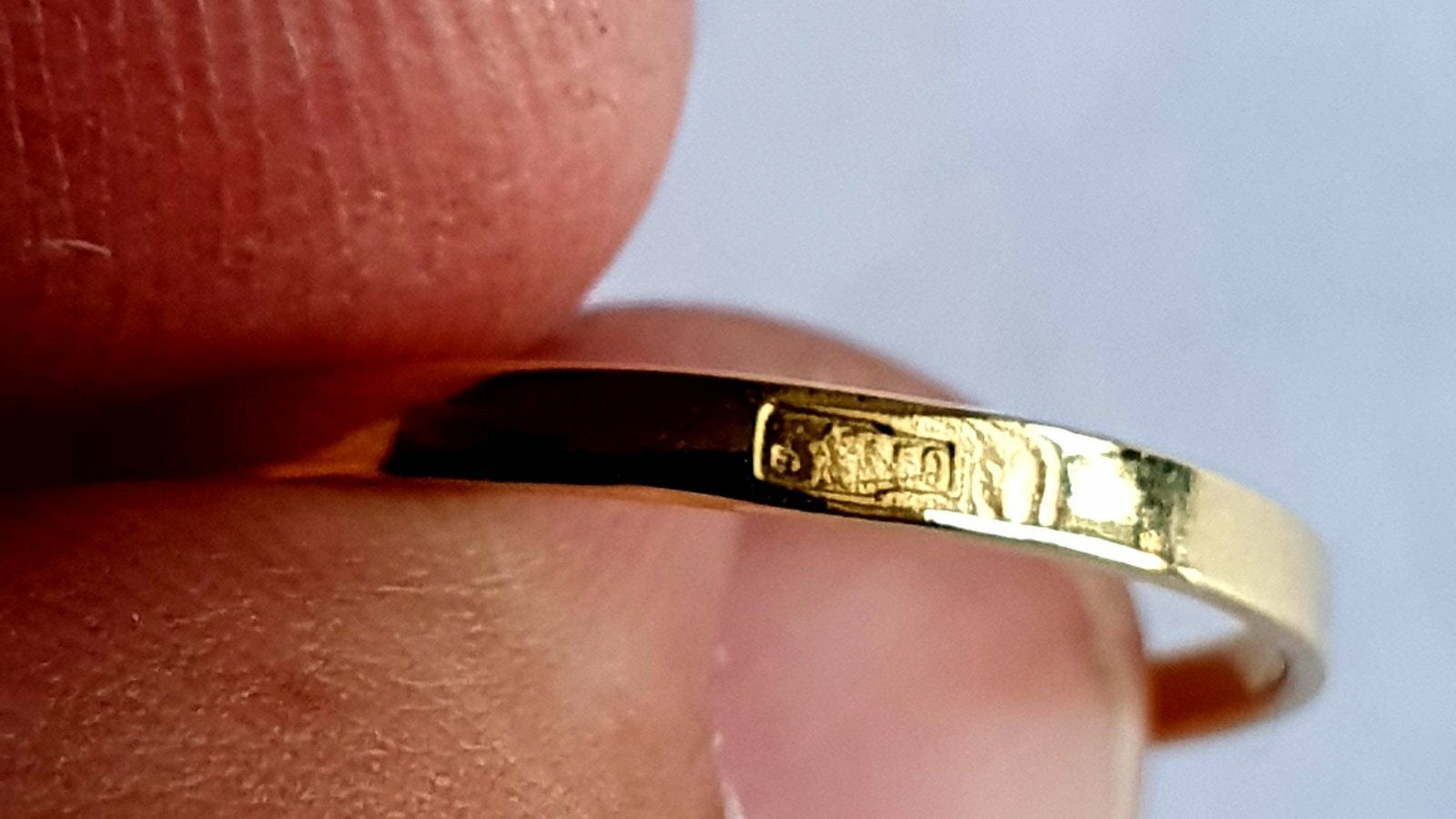 Продам золотые серьги и кольцо производства СССР с бриллиантами