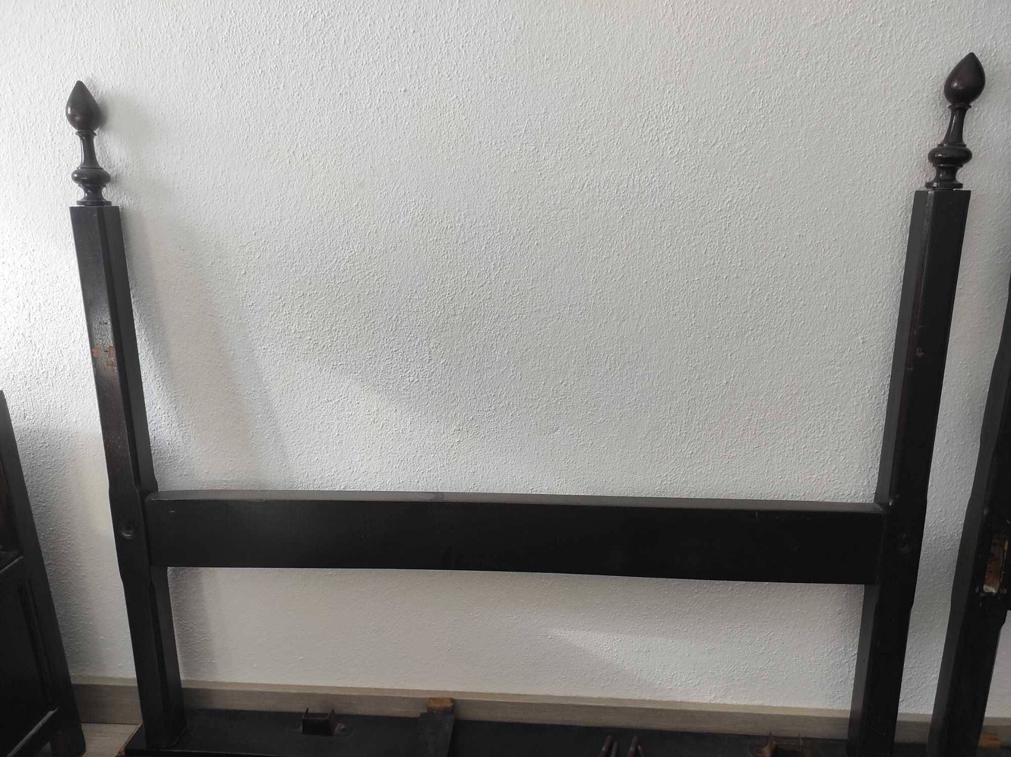 Cama antiga de solteiro